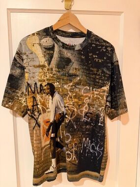 Jordan Men's Short-Sleeve Graffiti Print Tee in Black, Brown, Yellow